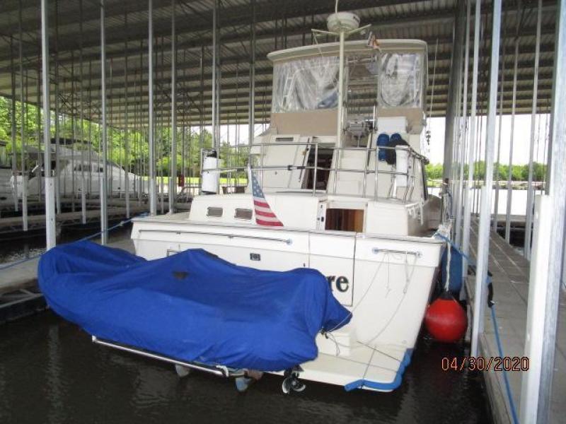 2005 Mainship "43" Trawler