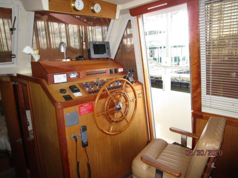 2005 Mainship "43" Trawler