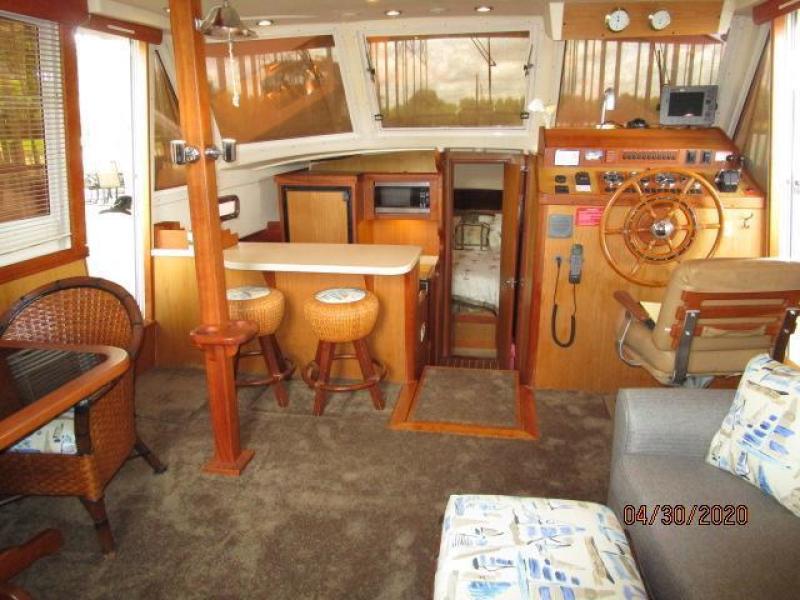2005 Mainship "43" Trawler