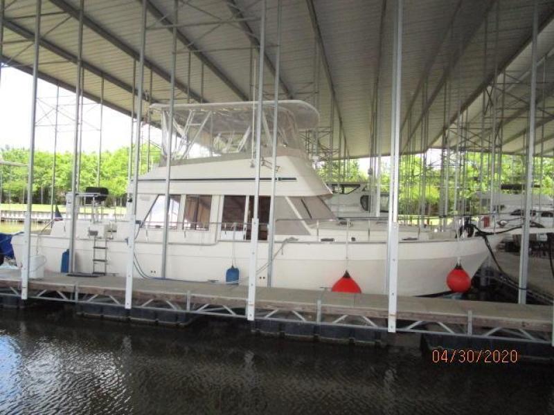 2005 Mainship "43" Trawler