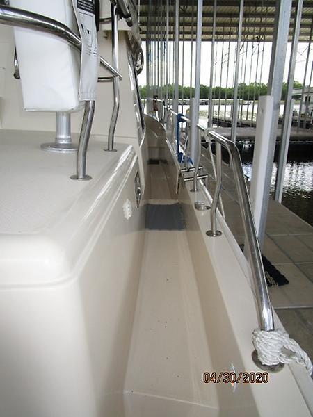 2005 Mainship "43" Trawler