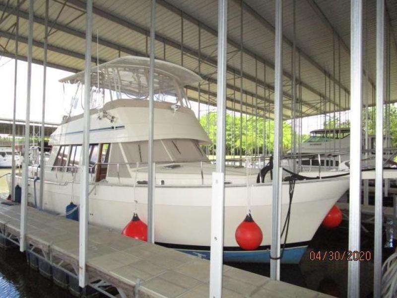 2005 Mainship "43" Trawler