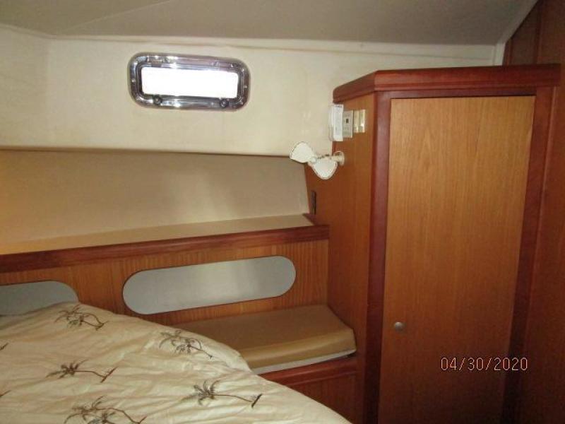 2005 Mainship "43" Trawler