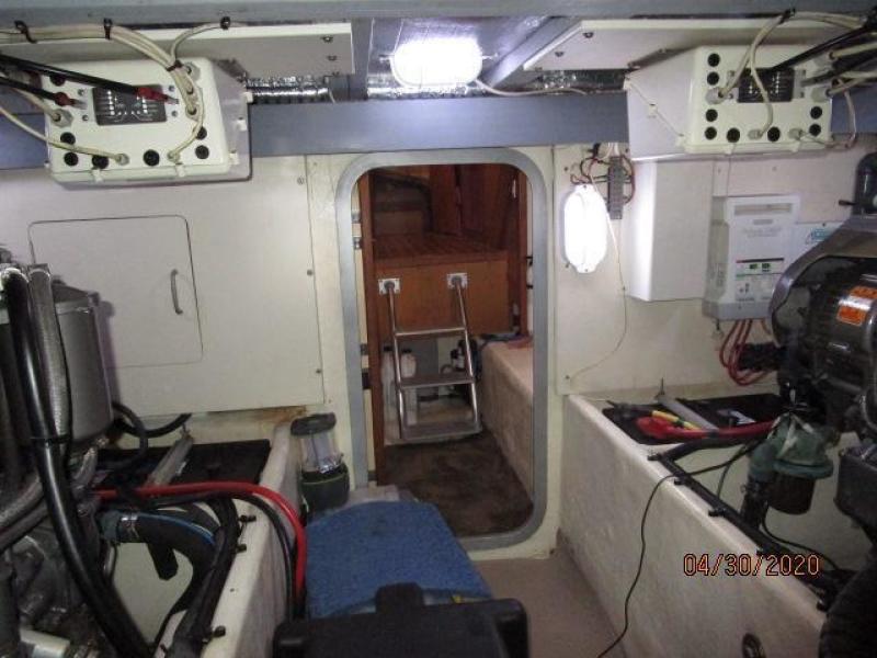 2005 Mainship "43" Trawler