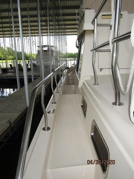 2005 Mainship "43" Trawler