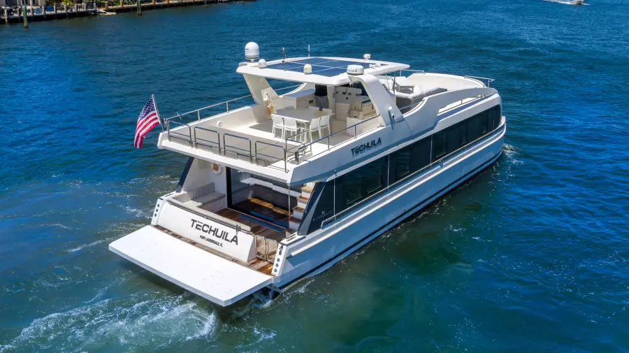 2017 Overblue 58 Powercat
