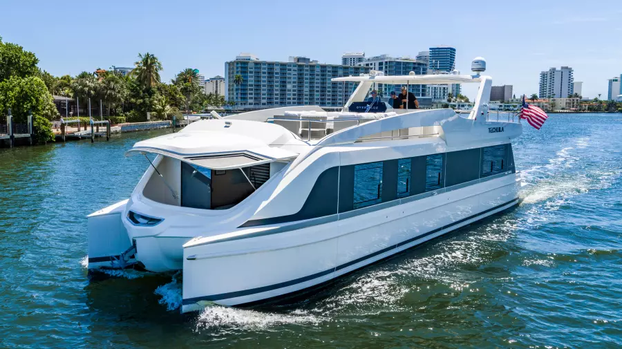 2017 Overblue 58 Powercat