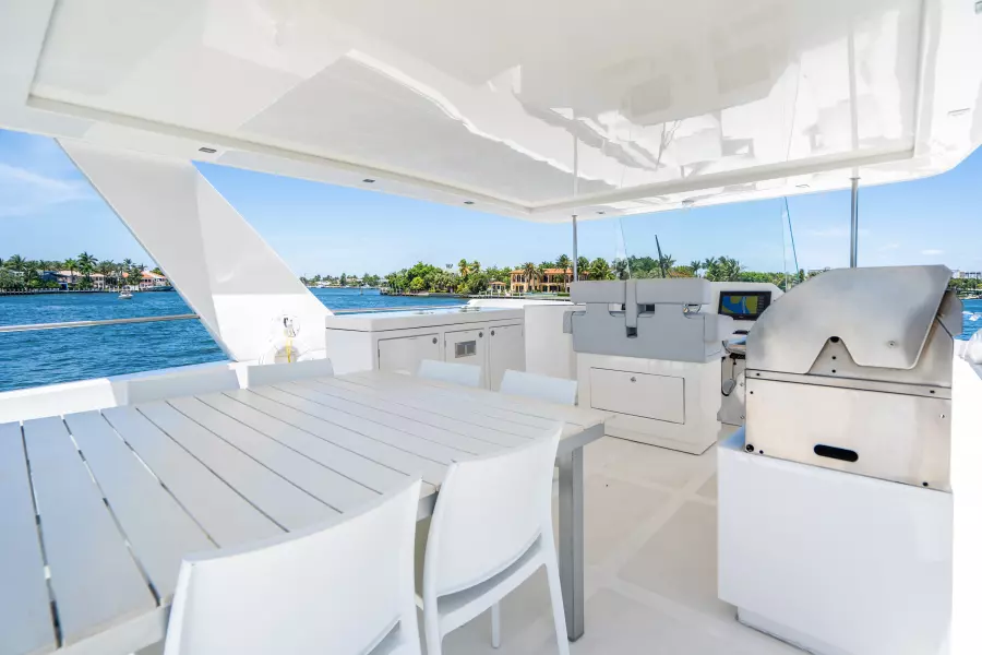 2017 Overblue 58 Powercat