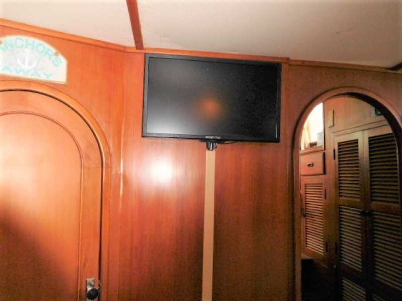 1985 Marine Trader Tradewinds Suncdeck