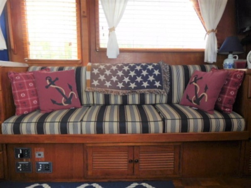 1985 Marine Trader Tradewinds Suncdeck