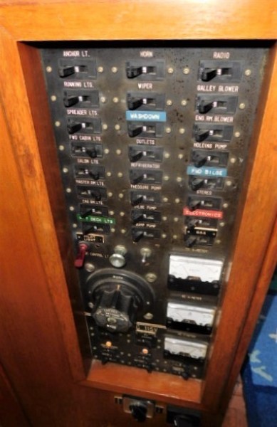 1985 Marine Trader Tradewinds Suncdeck