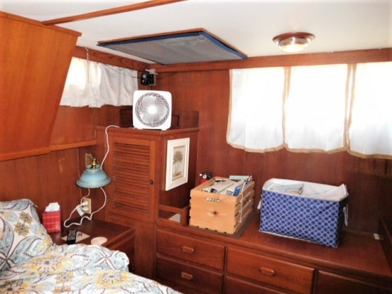 1985 Marine Trader Tradewinds Suncdeck