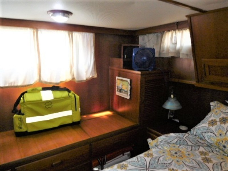 1985 Marine Trader Tradewinds Suncdeck