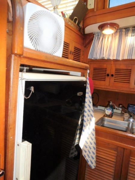 1985 Marine Trader Tradewinds Suncdeck