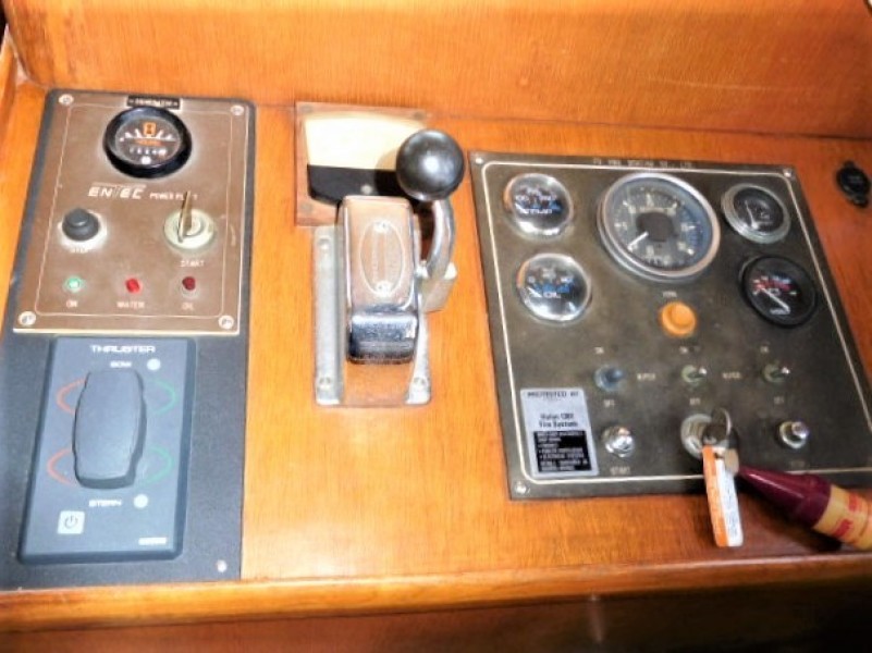 1985 Marine Trader Tradewinds Suncdeck