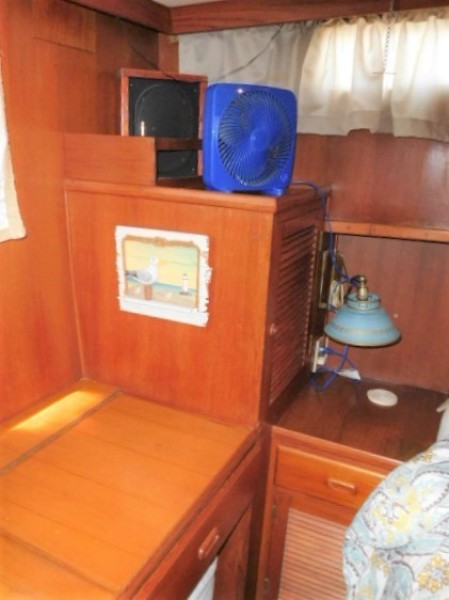 1985 Marine Trader Tradewinds Suncdeck