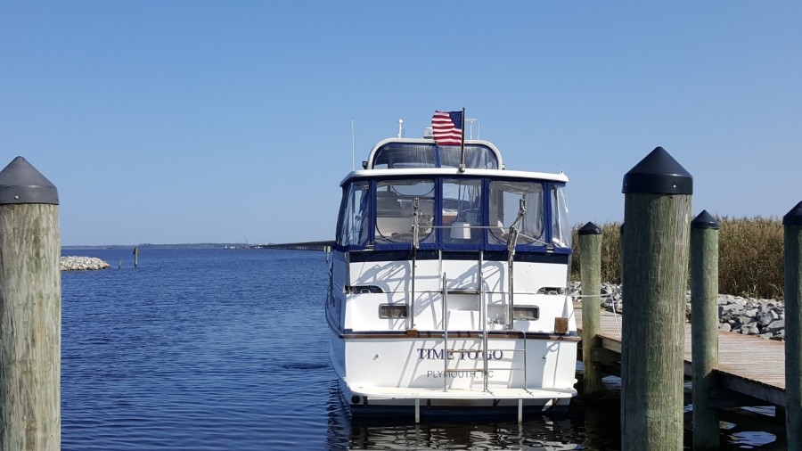 1985 Marine Trader Tradewinds Suncdeck