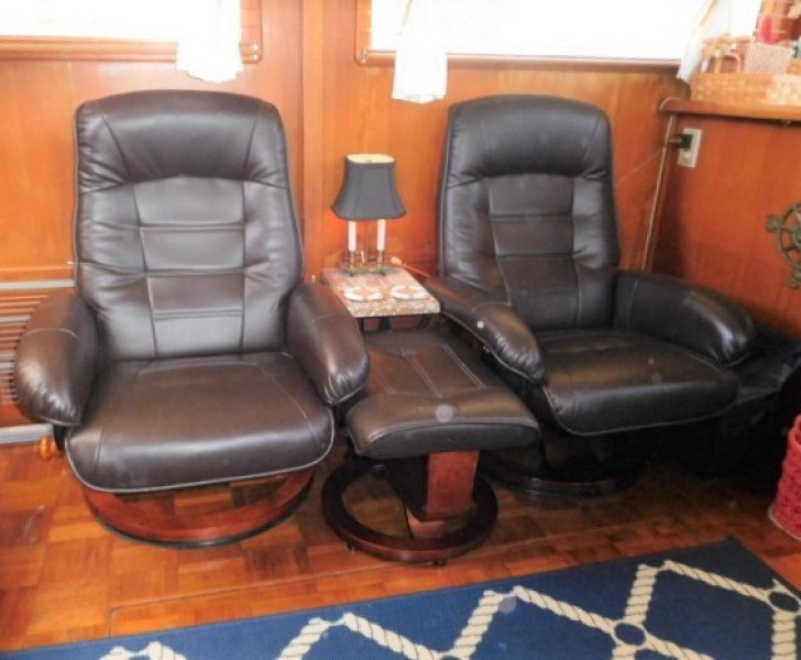 1985 Marine Trader Tradewinds Suncdeck