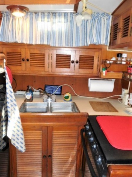 1985 Marine Trader Tradewinds Suncdeck