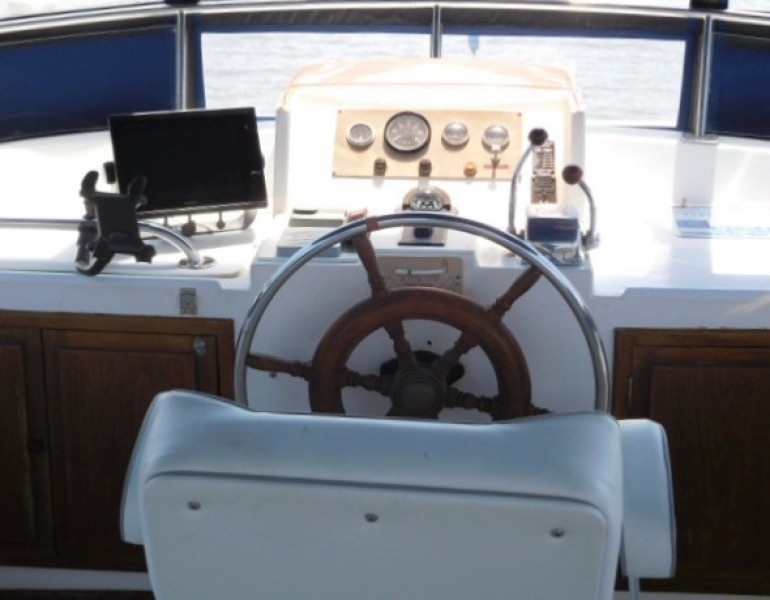 1985 Marine Trader Tradewinds Suncdeck