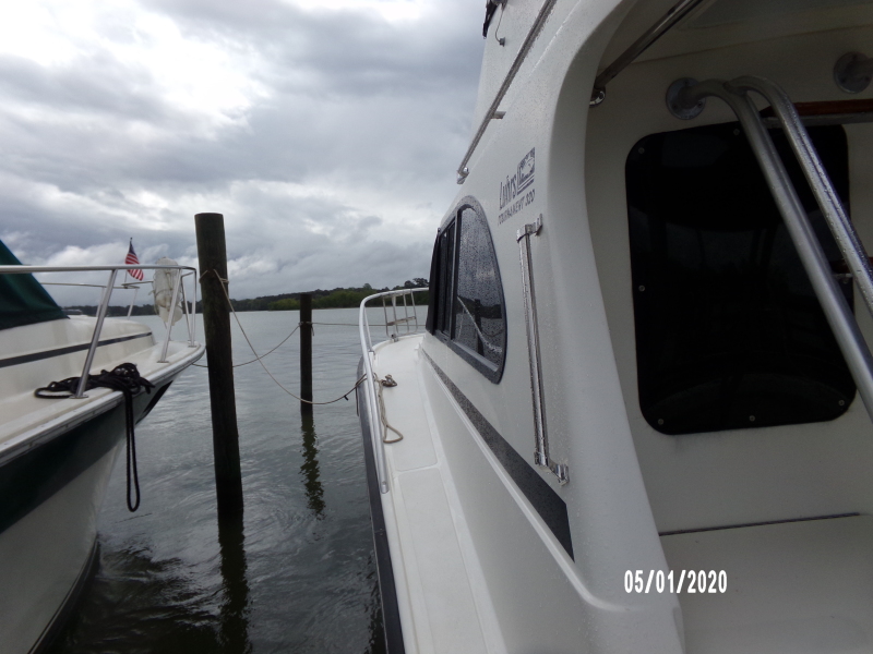 1990 Luhrs 320