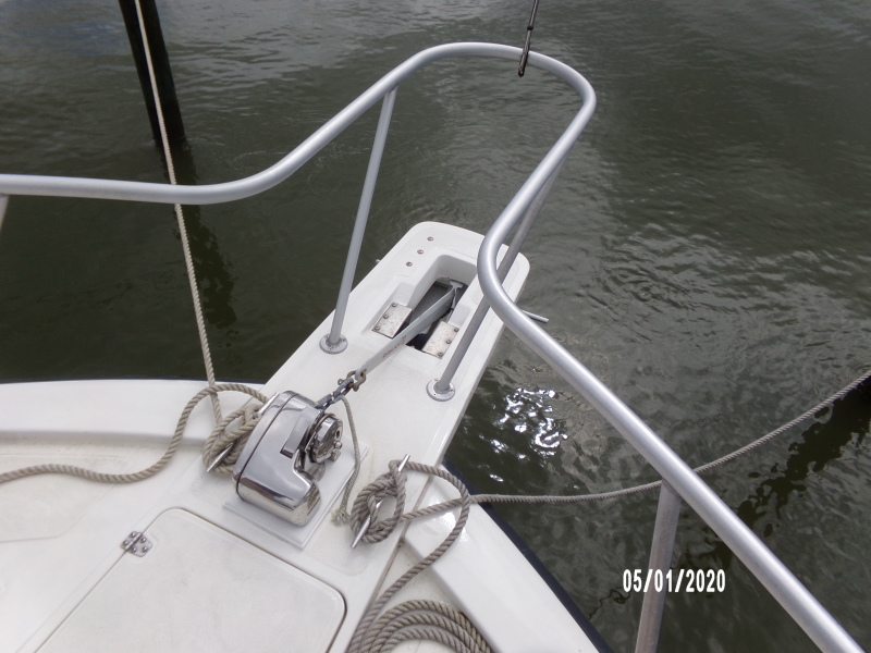 1990 Luhrs 320