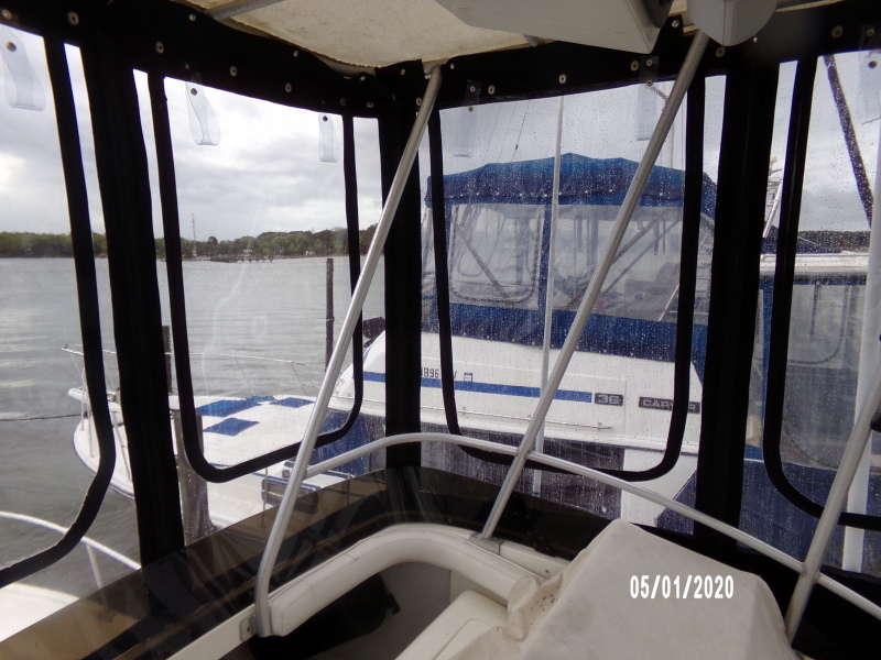 1990 Luhrs 320