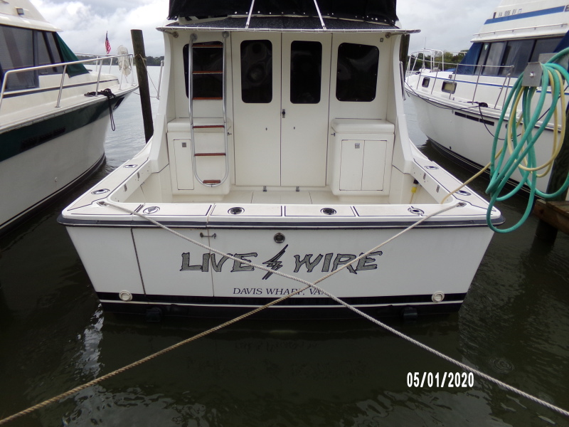 1990 Luhrs 320