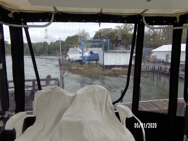 1990 Luhrs 320