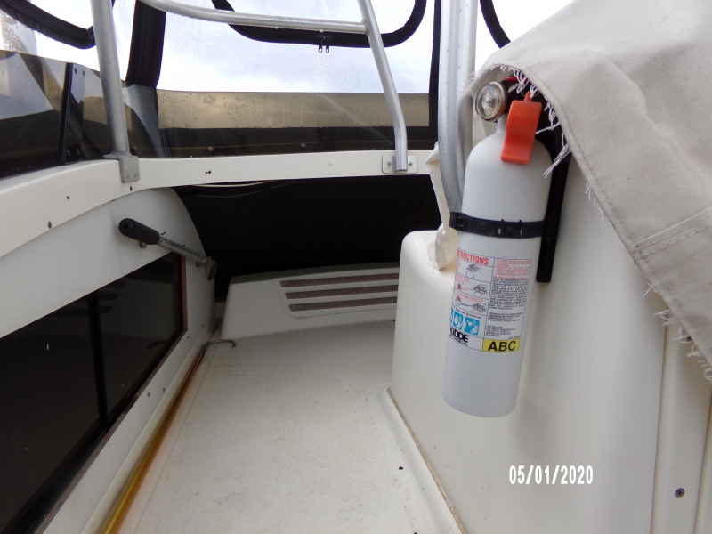 1990 Luhrs 320