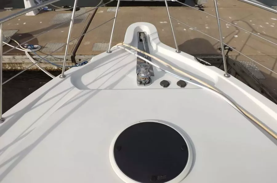 Bow, Foredeck