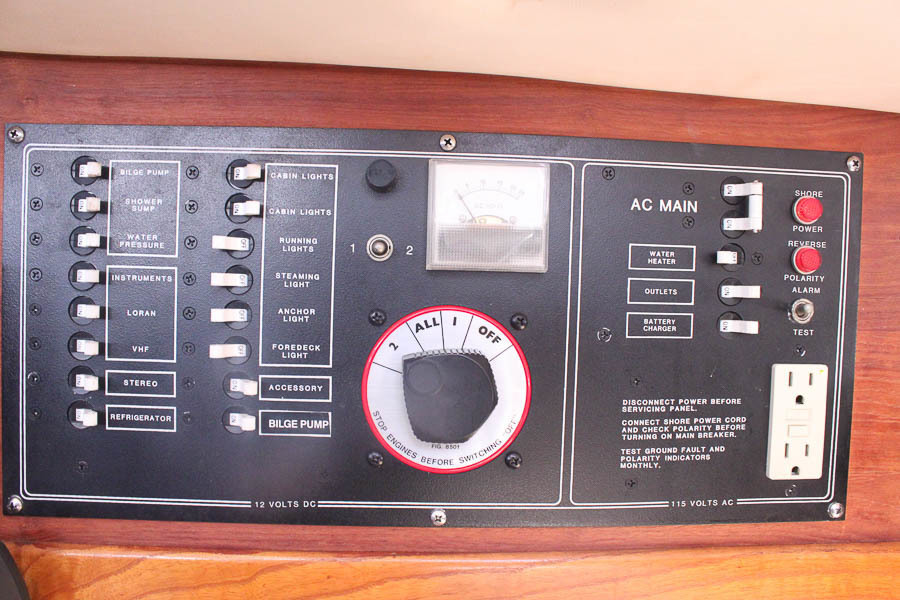 1986 CAL 33 (Hunt)