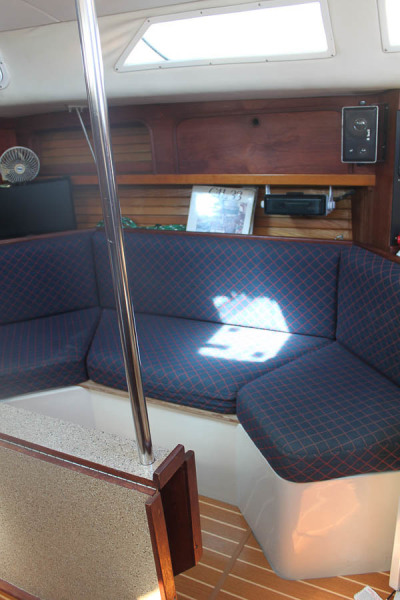 1986 CAL 33 (Hunt)