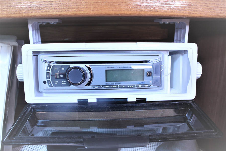 1986 CAL 33 (Hunt)