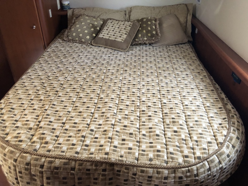 40' 2004 Silverton 35 Motor Yacht