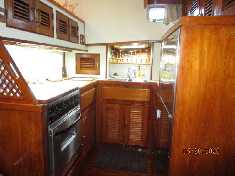 1988 Sea Ranger "46" Sundeck