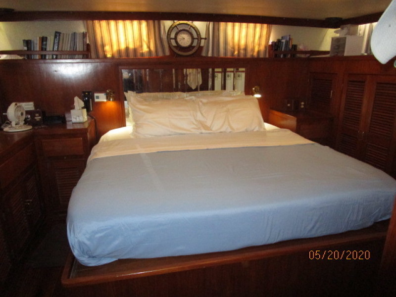 1988 Sea Ranger "46" Sundeck