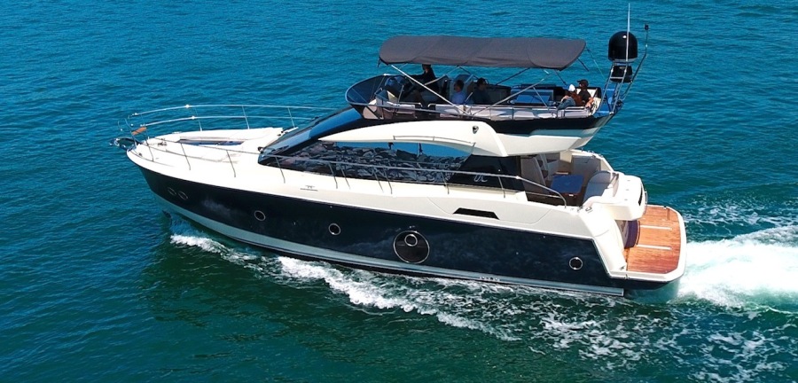 50' 2016 Beneteau MC5 FLYBRIDGE