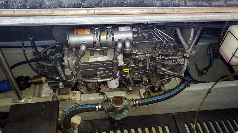 2004 Mainship 400 Sedan Trawler
