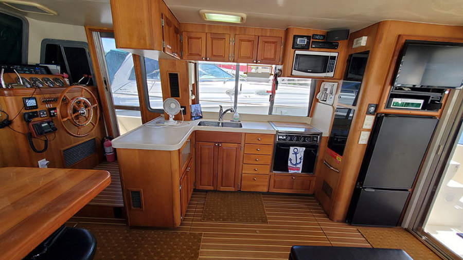 2004 Mainship 400 Sedan Trawler