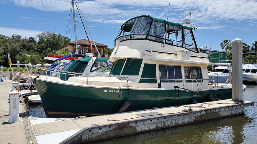 2004 Mainship 400 Sedan Trawler