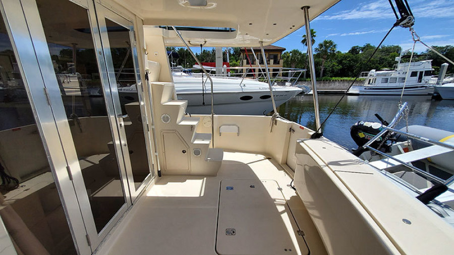 2004 Mainship 400 Sedan Trawler