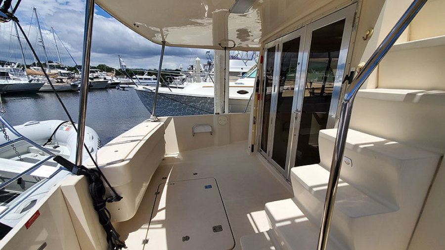 2004 Mainship 400 Sedan Trawler