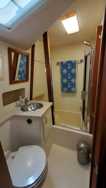 2004 Mainship 400 Sedan Trawler