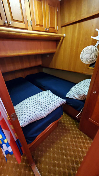 2004 Mainship 400 Sedan Trawler