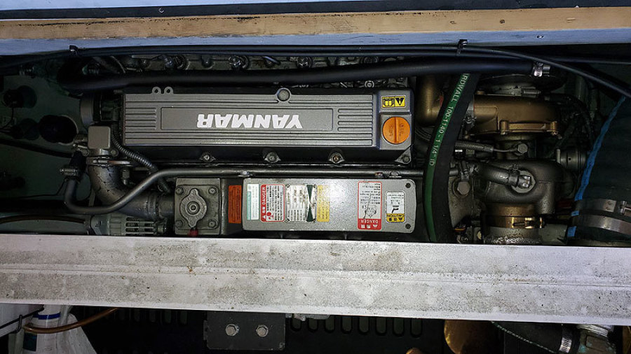 2004 Mainship 400 Sedan Trawler