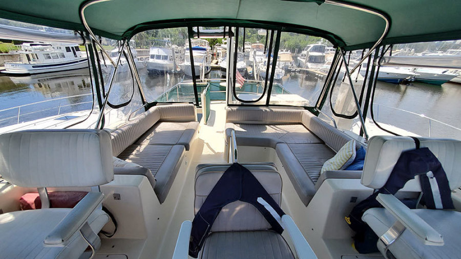 2004 Mainship 400 Sedan Trawler