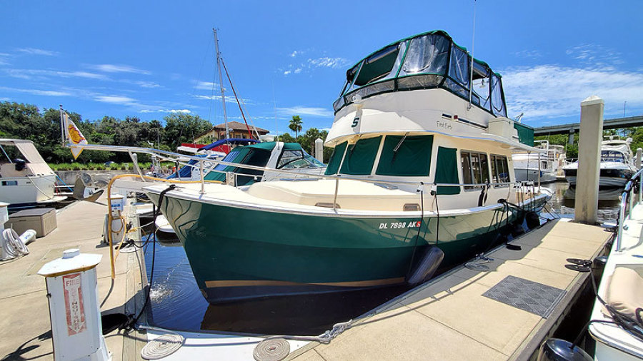 2004 Mainship 400 Sedan Trawler