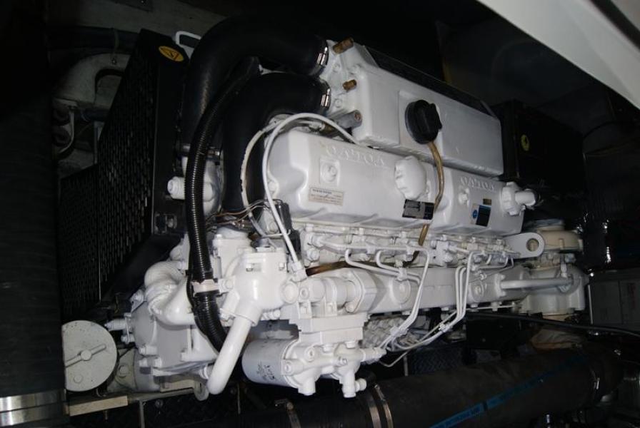 2003 Regal Commodore 3860