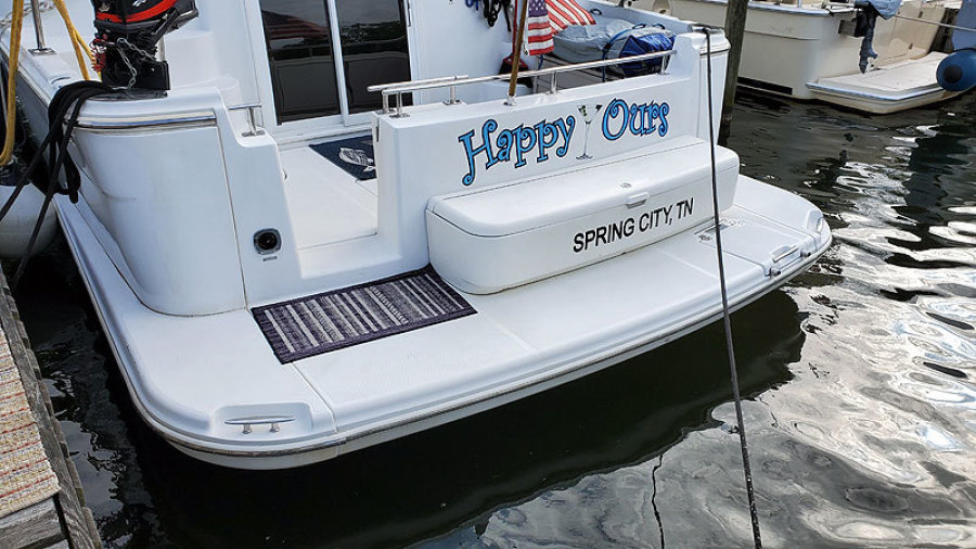 2001 Carver 444 Cockpit